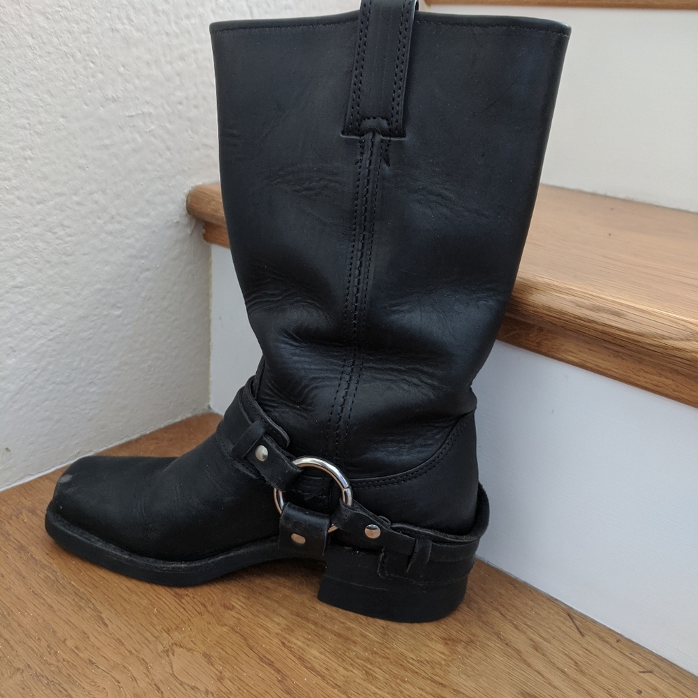 Frye - Picture 6 of 8